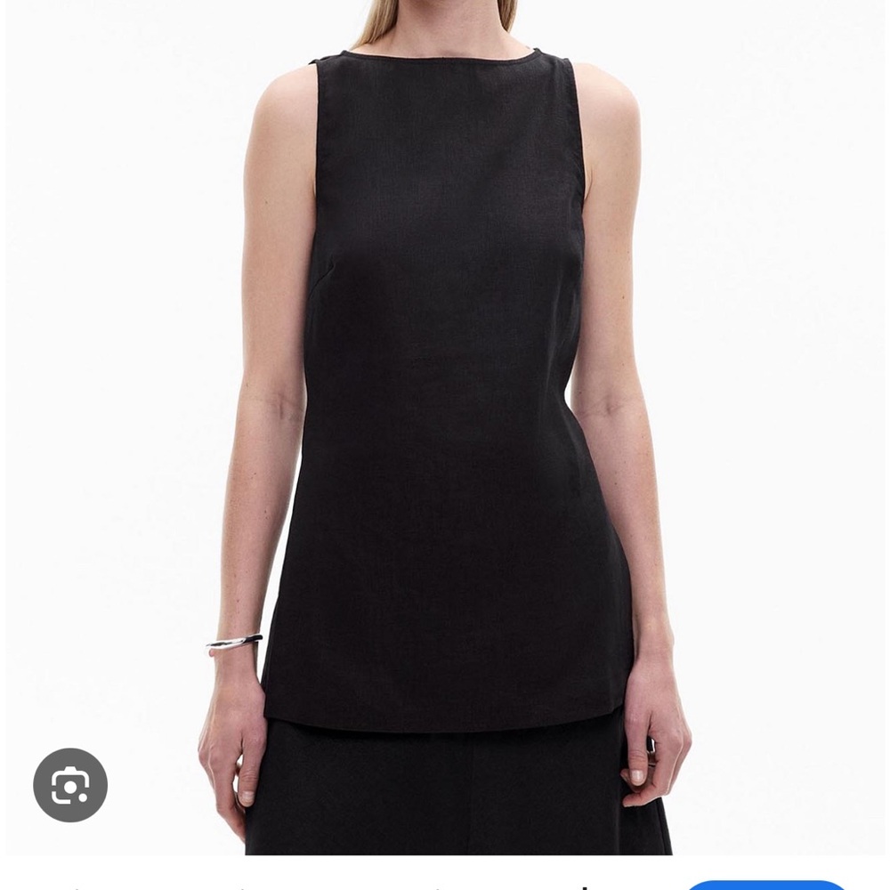 Sleeveless Black Crewneck Women's Top